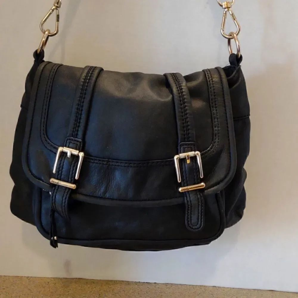 Vintageβ
TheΒ Sacβ
LeatherβPurse
